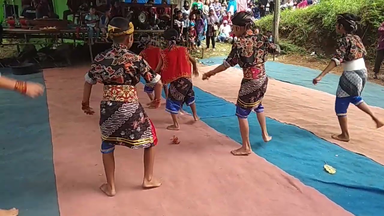 Soreng cilik RBSB krajan Kebondalem live in dusun kalices.