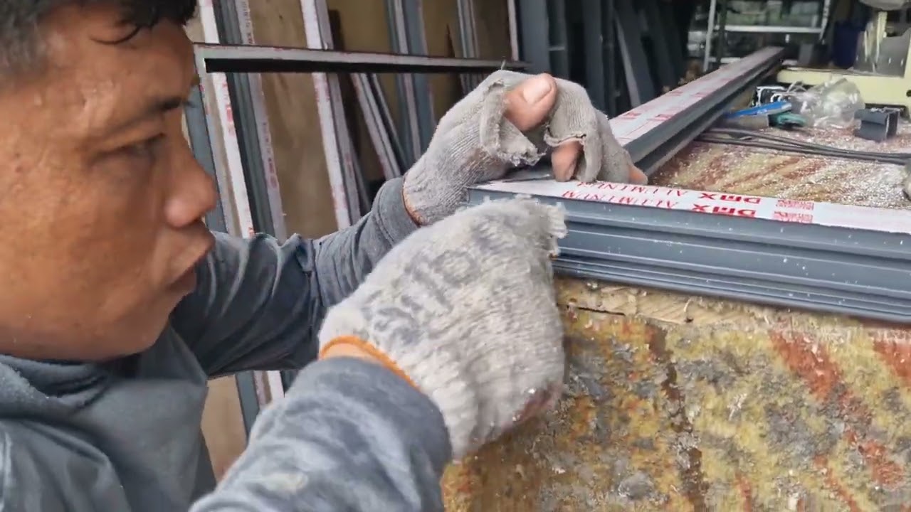 SWINGDOOR USING 60 SERIES FRAME
