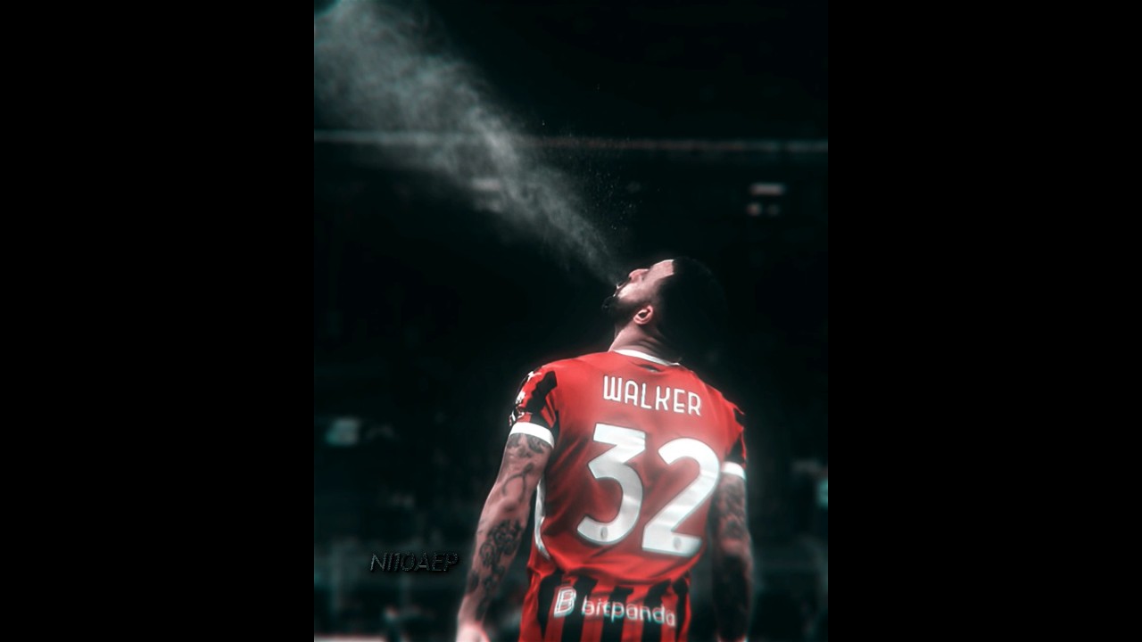 Kyle walker continues his water spray ritual 🗣️💨#shorts#kylewalker #acmilan #fyp