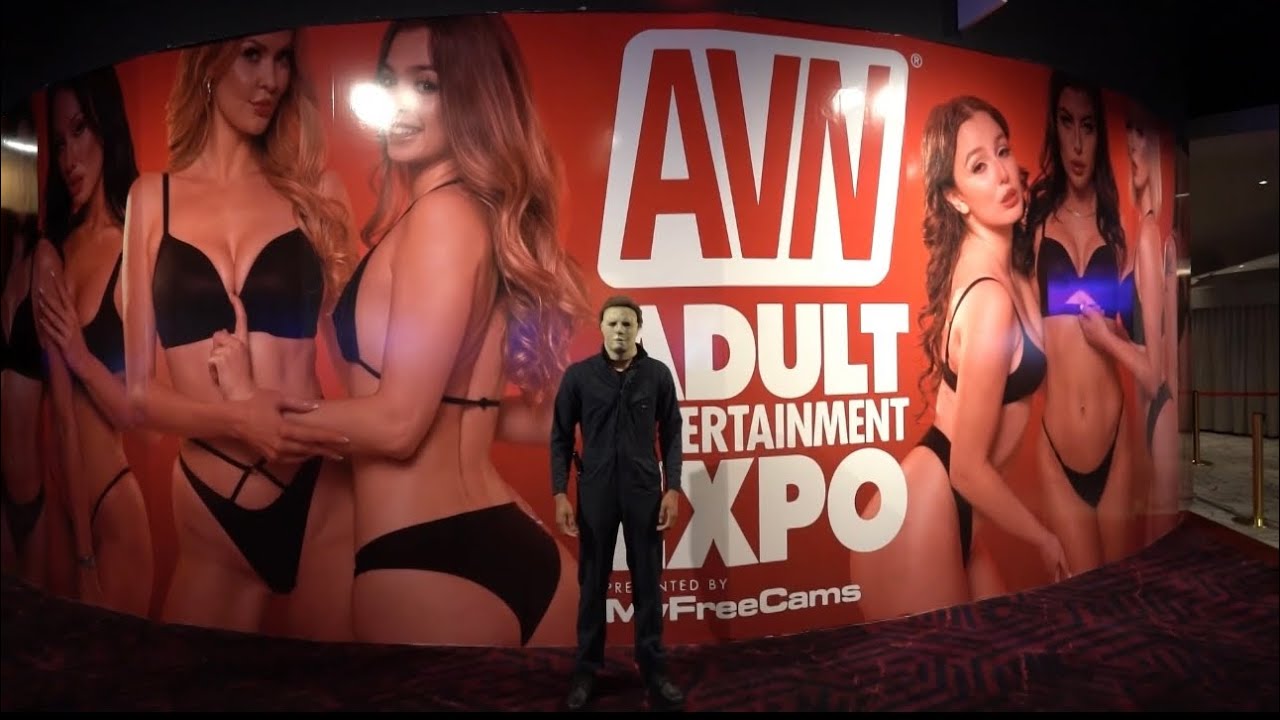 I Went To The Avn Expo Dressed Up As Michael Myers