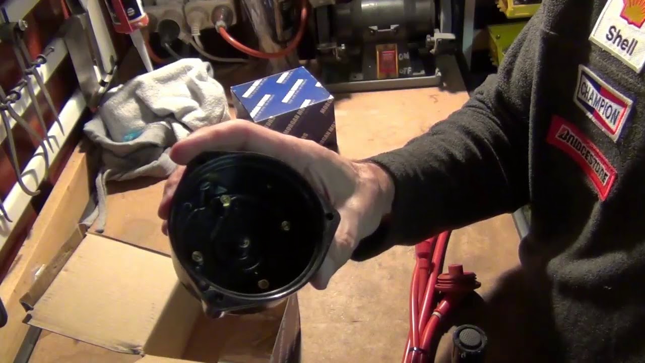 Ferrari Mondial QV 1985, Distributor and spark plug leads replacement