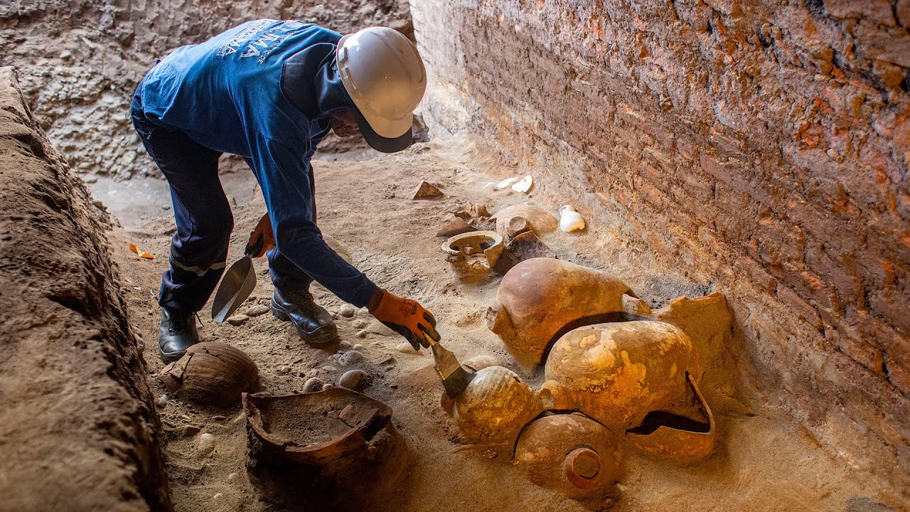 Arqueología en el Puente de Piedra - Centro Histórico de Lima