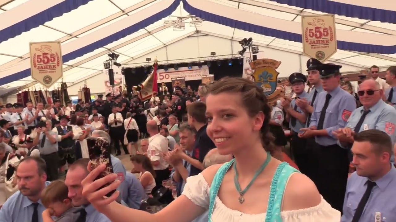 150 Jahre Feuerwehr Königsbrun - Fahneneinzug ins Festzelt - Juni 2023