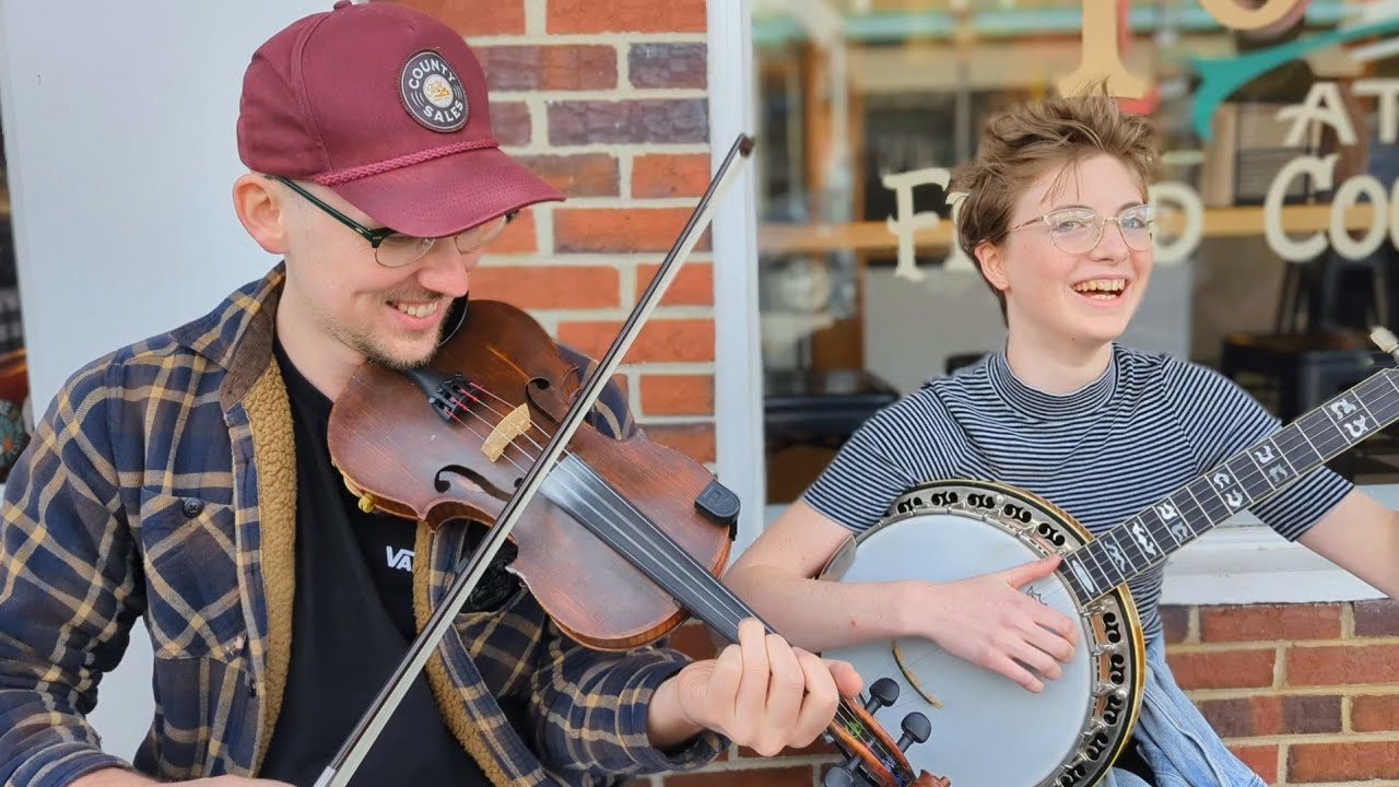 Sidewalk Sessions, “Sugar In The Gourd” with @MargoMacSweeney