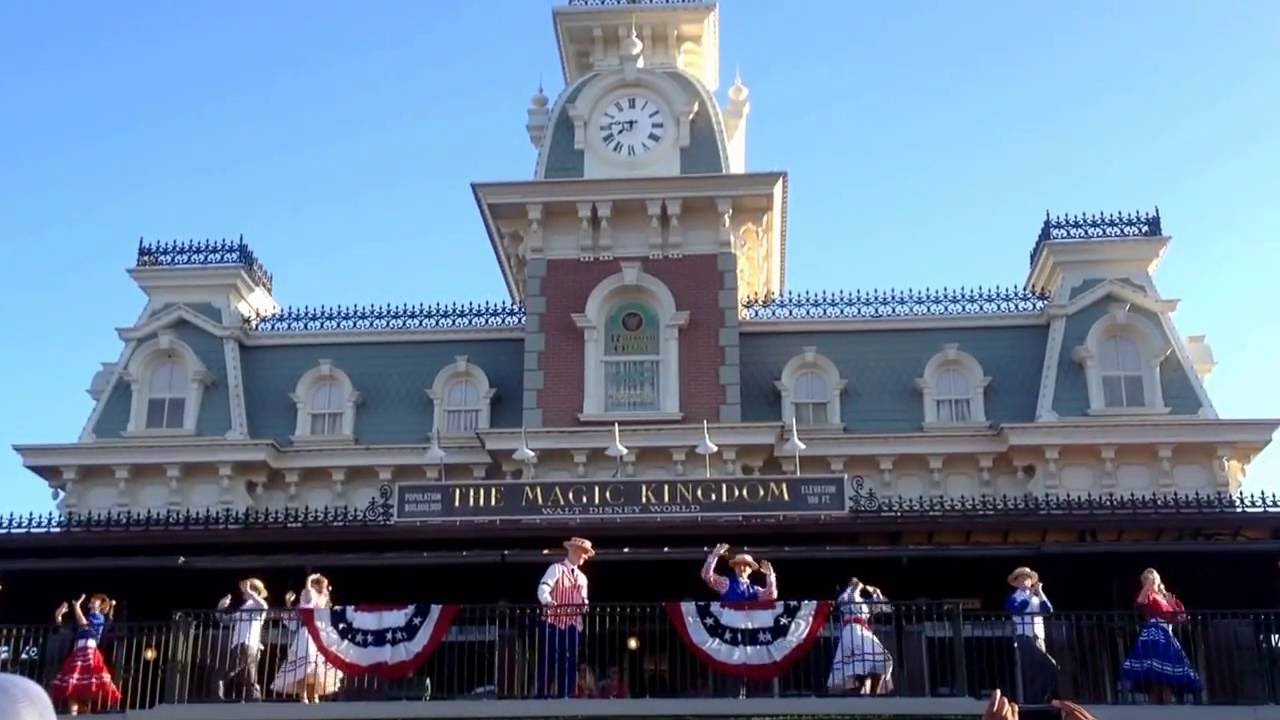 Magic Kingdom Welcome Show 7.4.16 4th of July