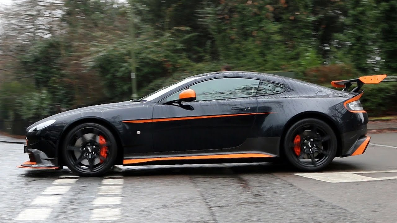 Supercars leaving Breakfast at Brooklands
