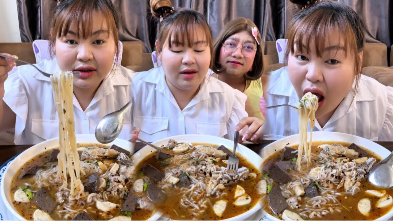 ก๋วยจั๊บญวนอุบล ซดร้อนๆ หมูยอสูตรพริกไทหอมๆ