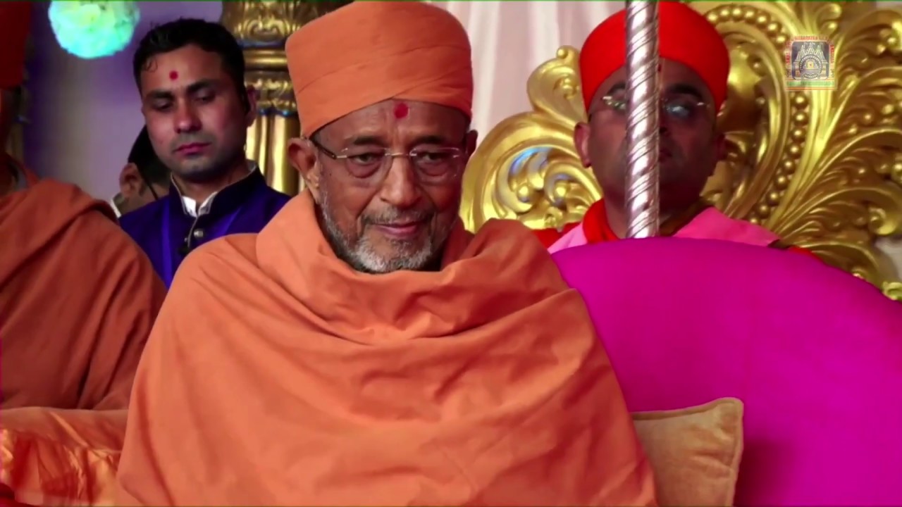 Guruhari Hariprasad Swamiji at Shree Ghanshyam Maharaj Amrut Pratishtha Mahotsav, Maninagar