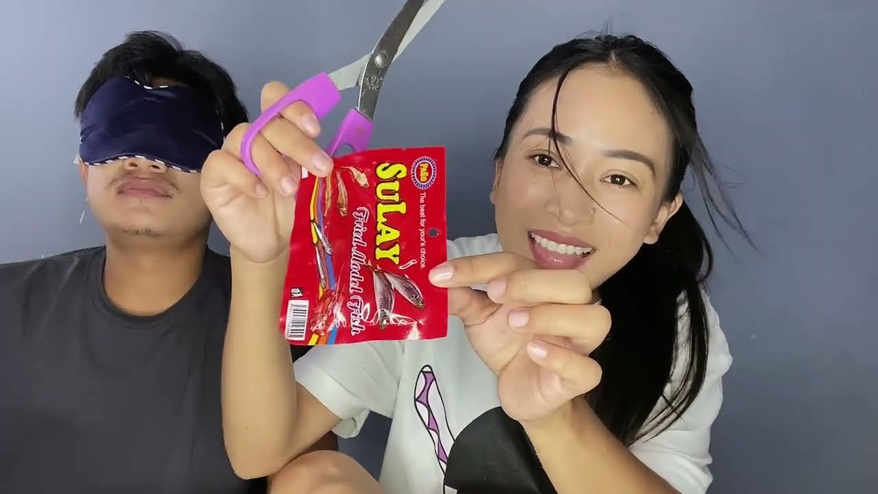 Blindfold Smell challenge 🤣🤣