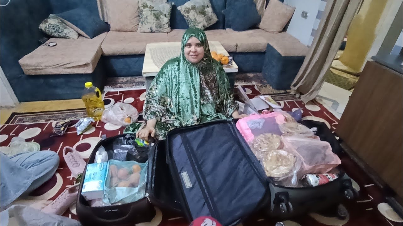 متهيقلى اللى هيدخل يشوف تحضير شنطه السفر للعمر بتعتى هيلغى سفره من اللى هيشوفه فى الفيديو ههههههه
