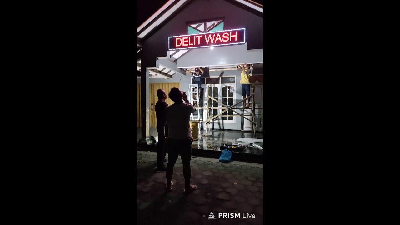 Siaran langsung Abang Brian di depan rumah 😍