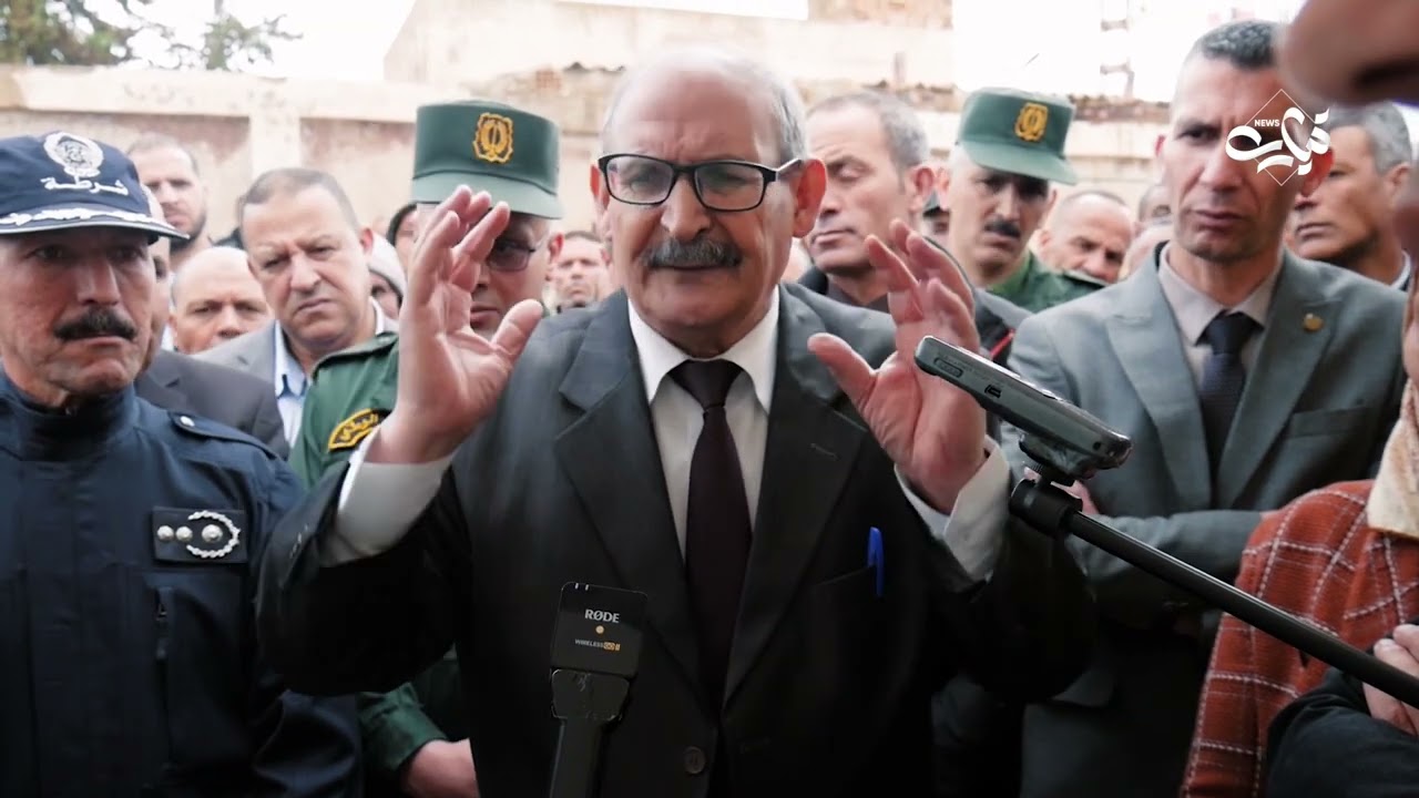 تيارت: والي الولاية يتلقى عرضا حول المسبح البلدي للرحوية