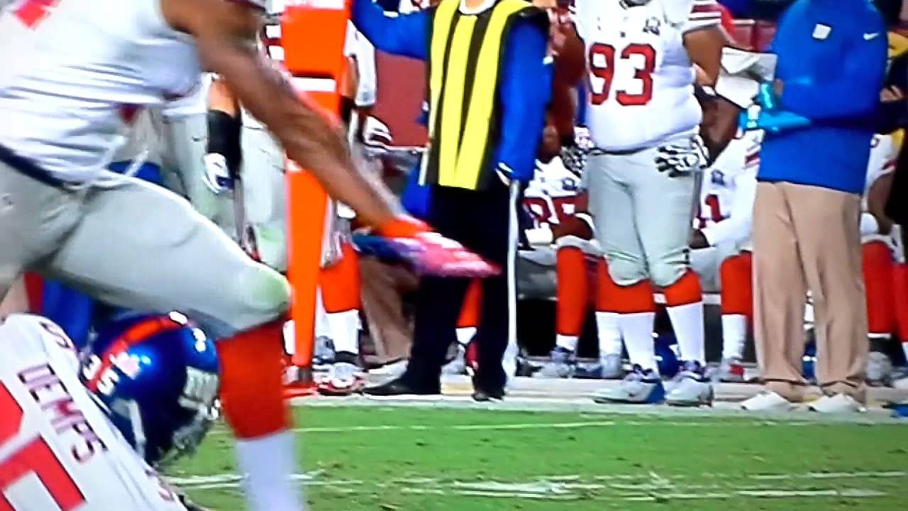 Niles Paul gets CRuNcHeD!!
