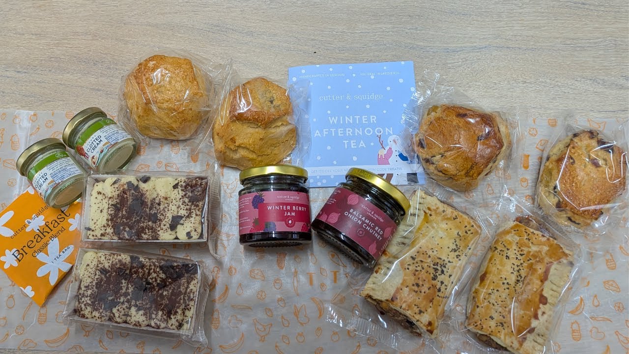 Trying Cutter and Squidge Christmas Winter Afternoon Tea