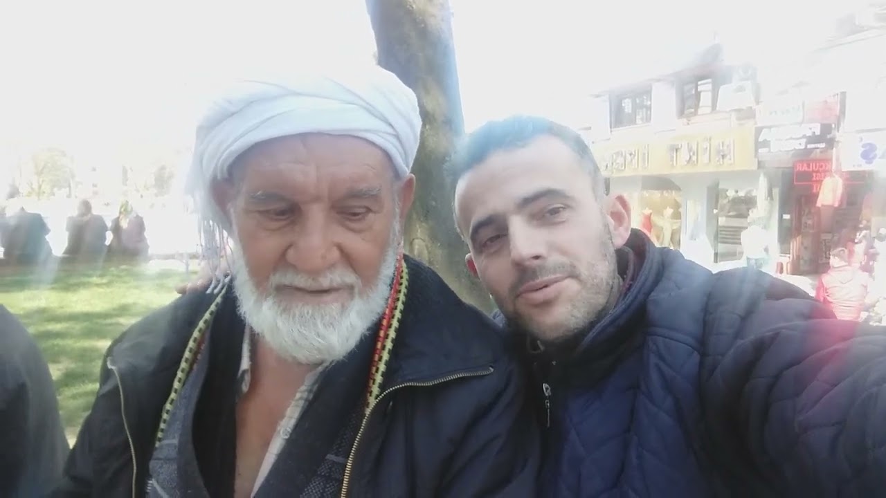 Bursa Ulu Camii Bahçesinde Konyalı Tesbihçi Hüseyin Amcadan Nasihatler #turkey #bursa #ramazan