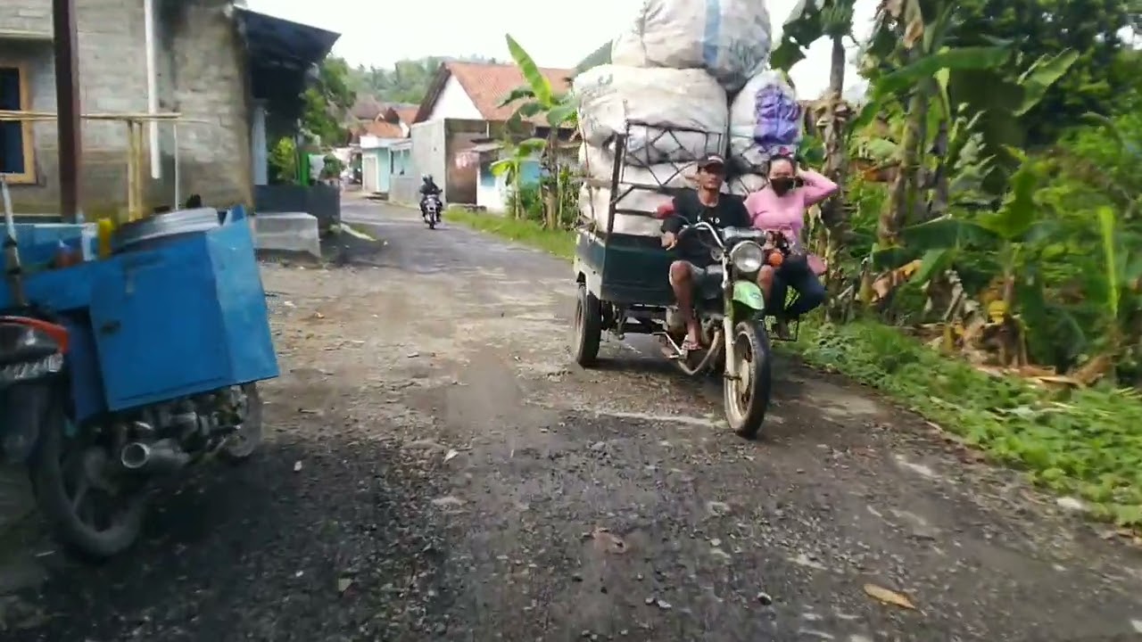suasana pedesaan, desa wangon, kecamatan Wangon, kabupaten Banyumas Jawa tengah