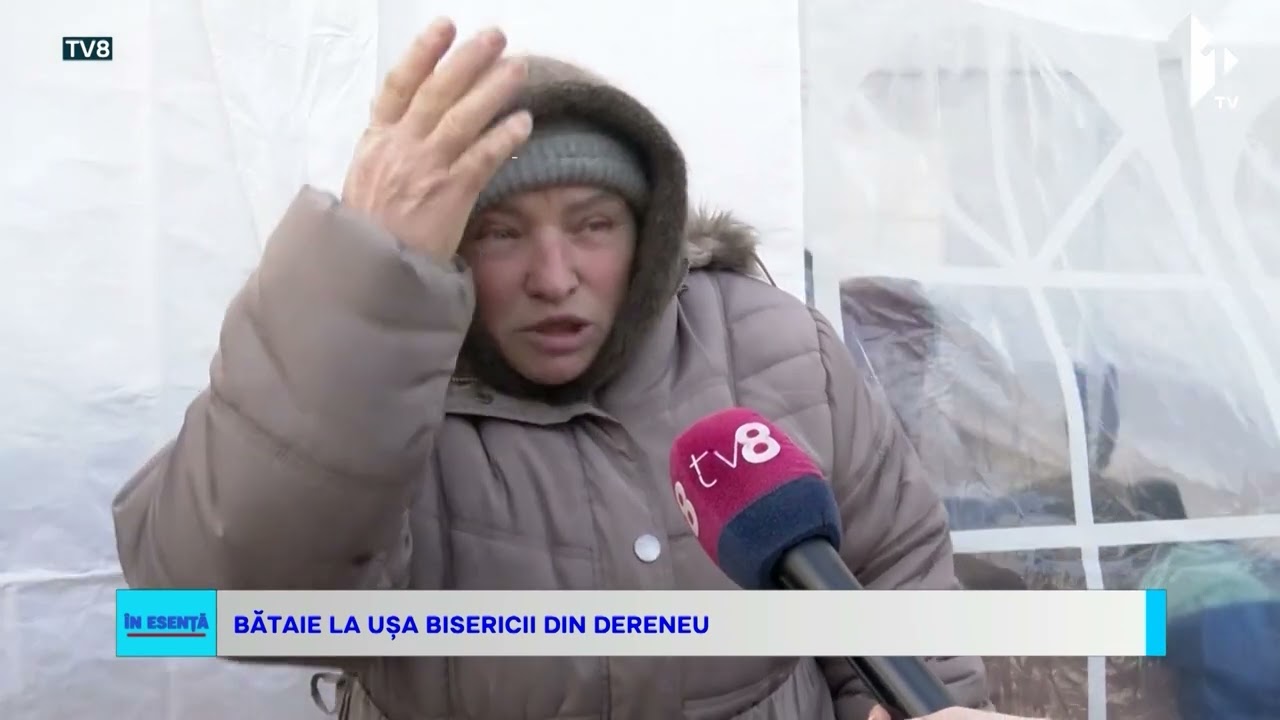 Confruntări violente la Dereneu. Enoriași și preoți s-au îmbrâncit cu poliția în fața bisericii