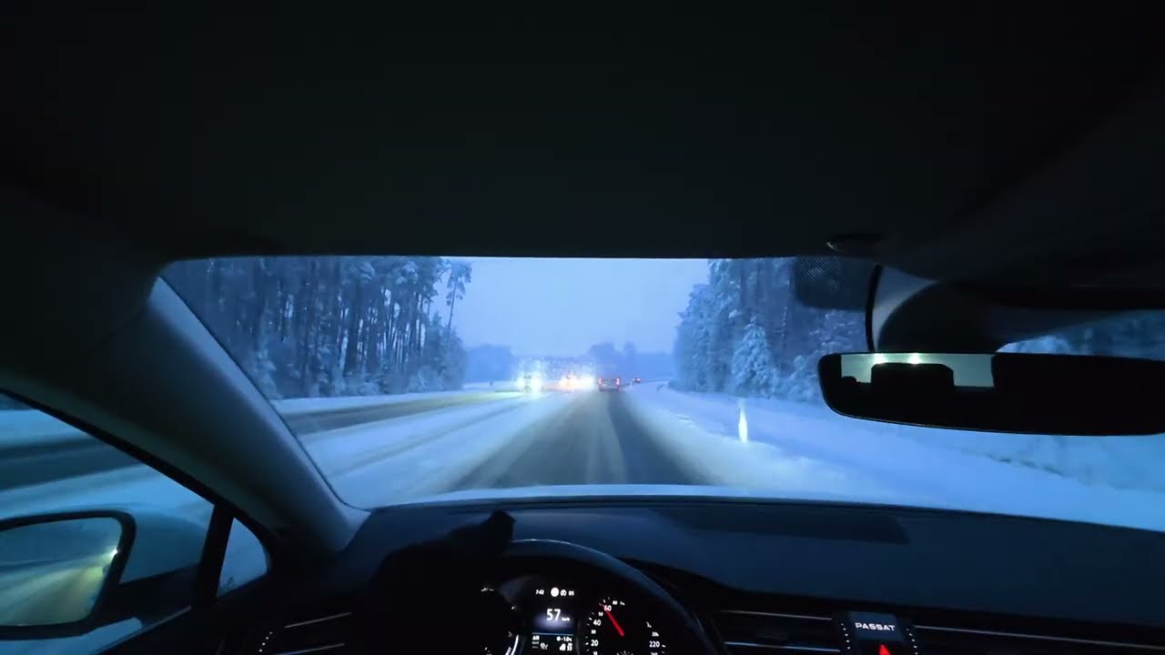 Entstpannte Autofahrt bei Schneechaos in Bayern