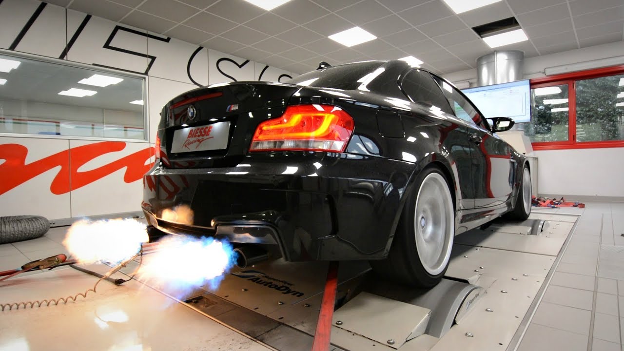 BMW 1M with Akrapovic Exhaust & CRAZY Pops & Bangs Map! - LOUD Sounds & Flames on the Dyno!
