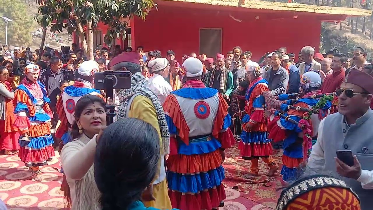 छपेली व ढोल  नगाड़ो के साथ शिव पार्वती का  विवाह। पातल