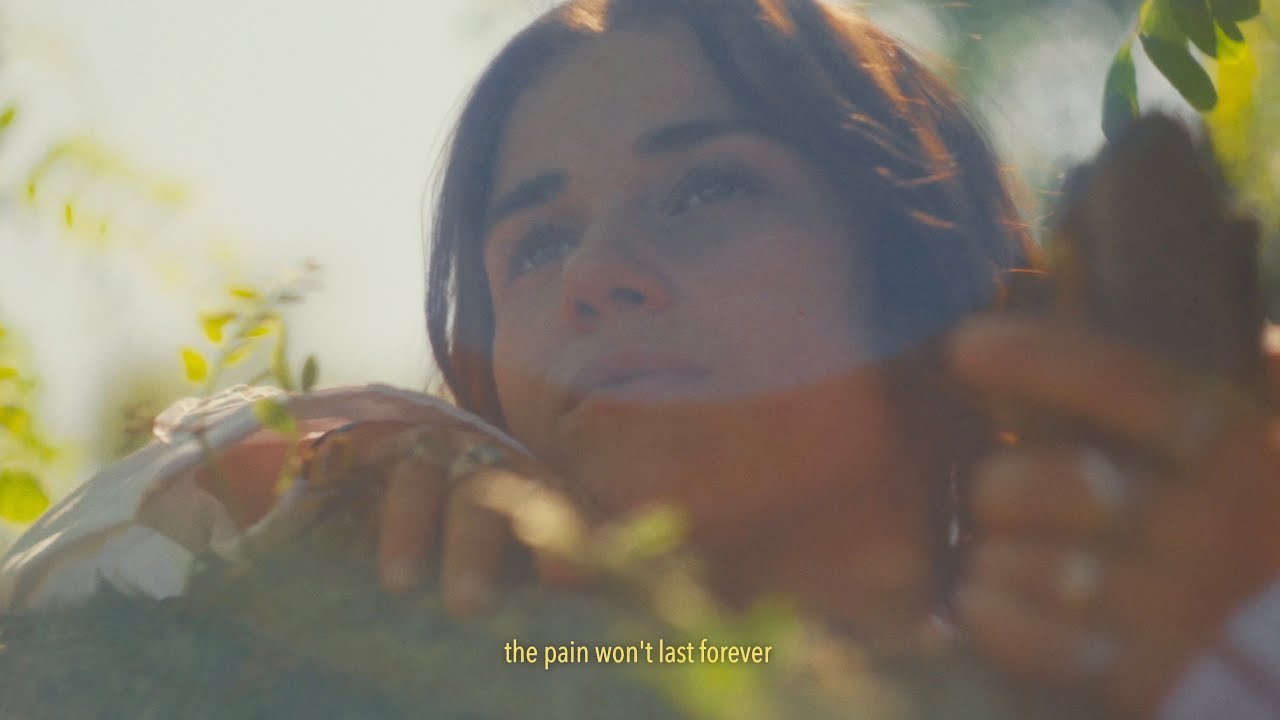 Tiffany Aris - Breathe (Lyric Visualizer)