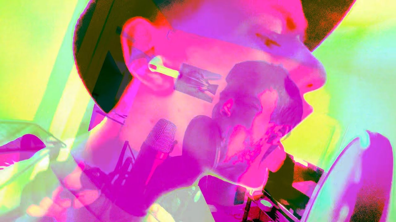 H&oslash;y P&aring; Hybelen (feat. Superekela) [musikkvideo]