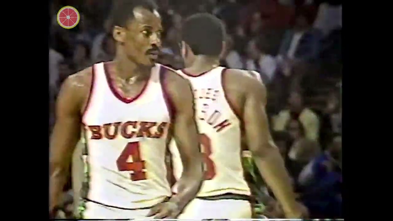 Larry Bird vs Marques Johnson！NBA Playoffs ECSF 1983.5.2 Boston Celtics at Milwaukee Bucks G4！