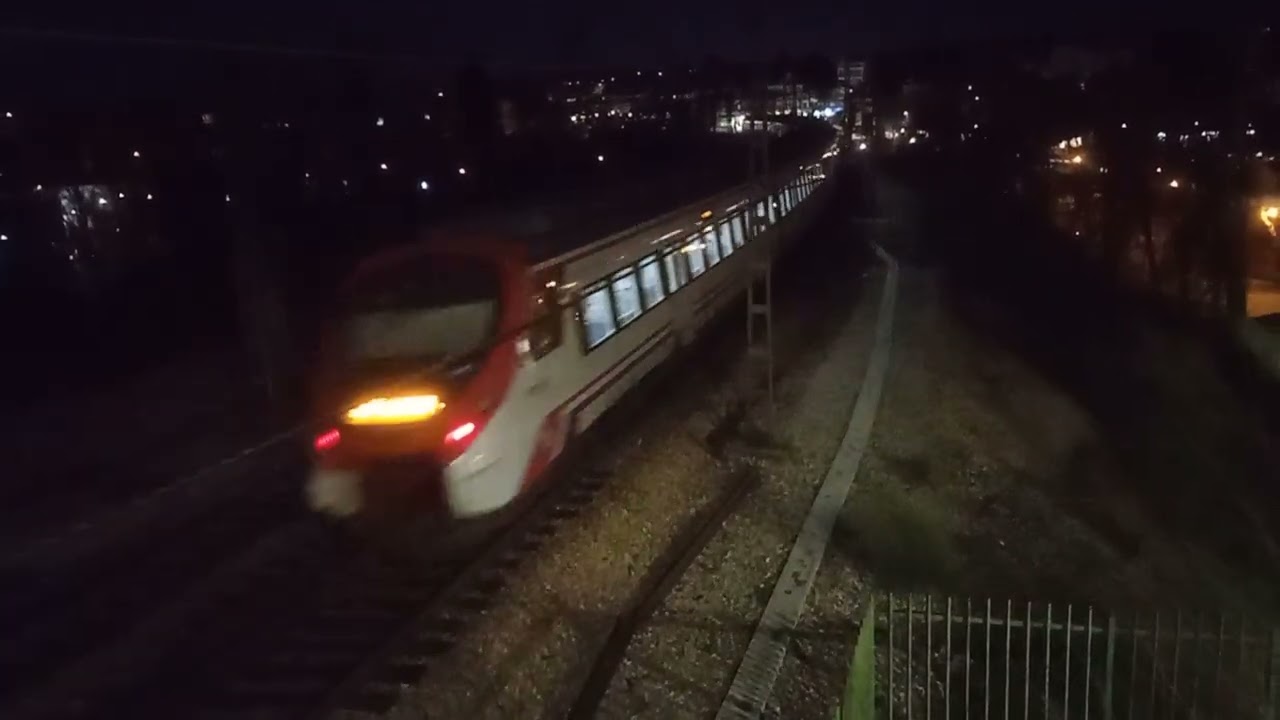 Renfe-Cercanías UT-465(Civia)doble destino Príncipe Pío-Atocha-Chamartín.