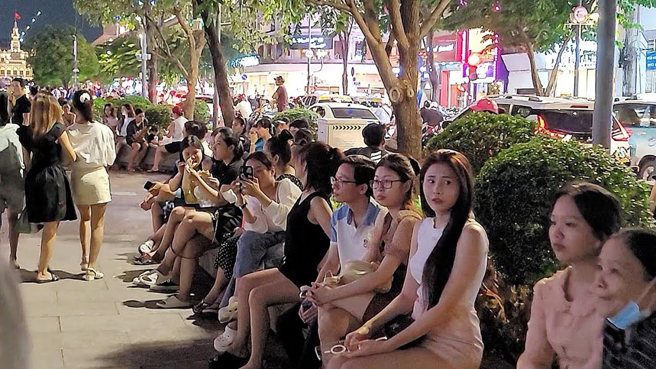 Vietnam Night Walking Tour Nguyen Hue Walking Street Weekend