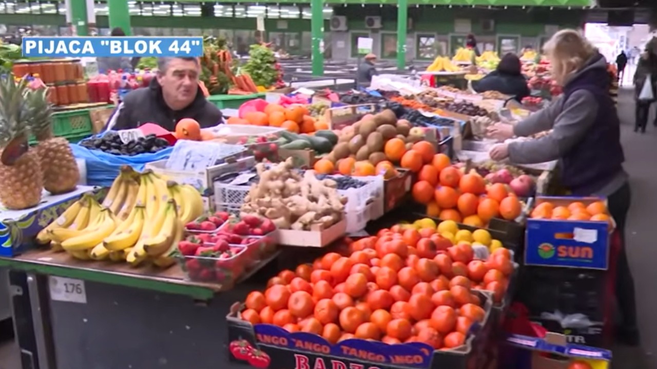 Na pijacama se pojavile JAGODE: Koliko je novca potrebno izdvojiti za ovo voće?