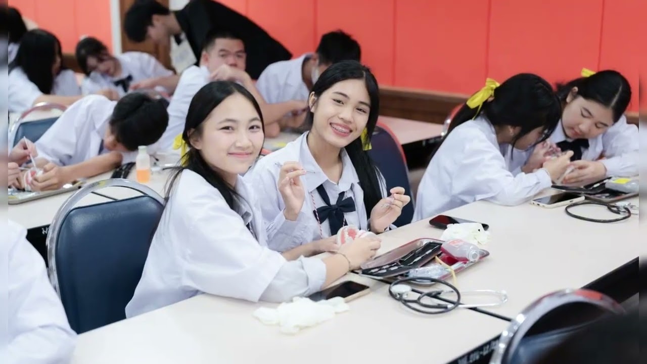 แนะนำโรงเรียนสีคิ้ว 