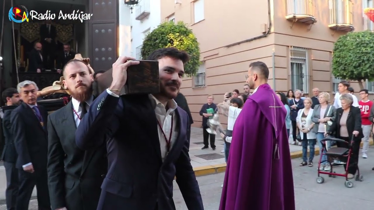 TRASLADO DEL CRISTO DE LA EXPIRACIÓN A SU PASO PROCESIONAL