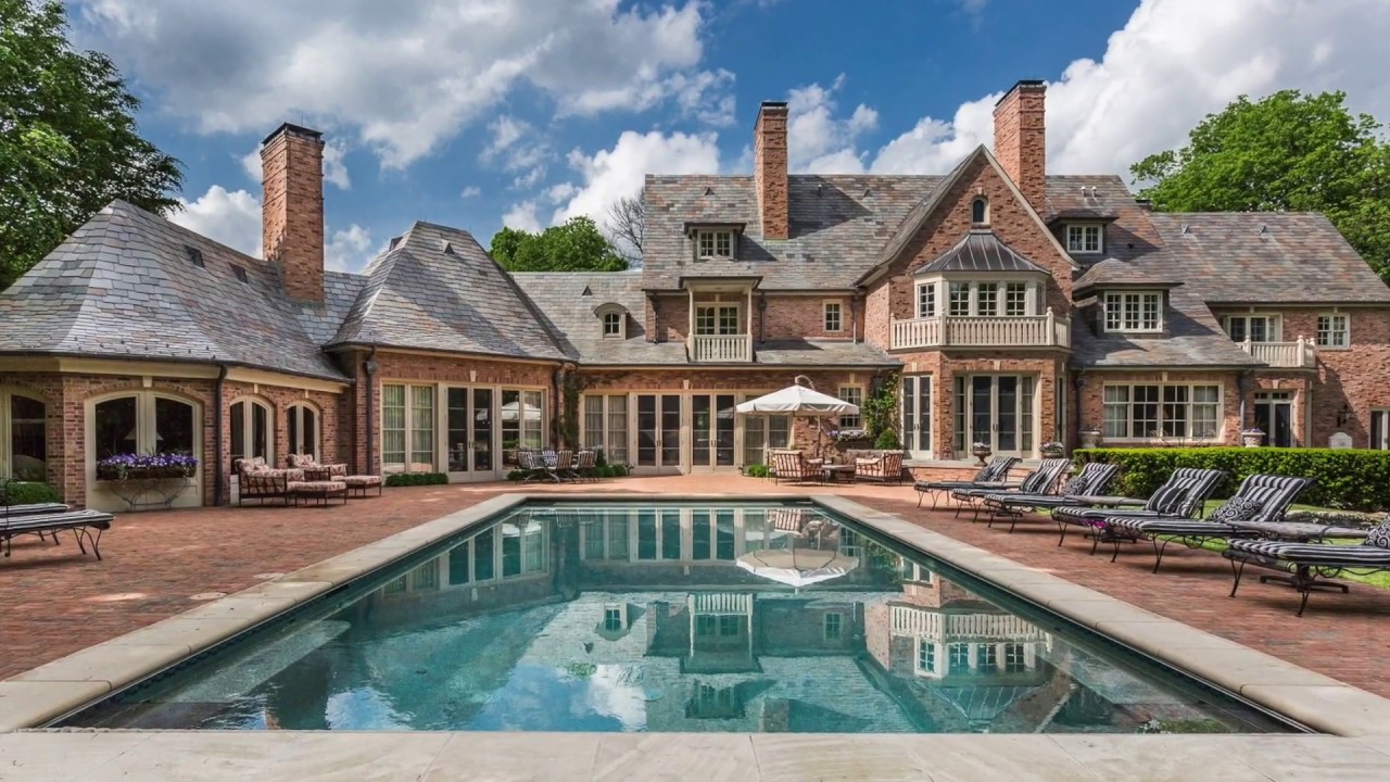Luxury Homes for sale in Clarksville TN and surrounding areas.