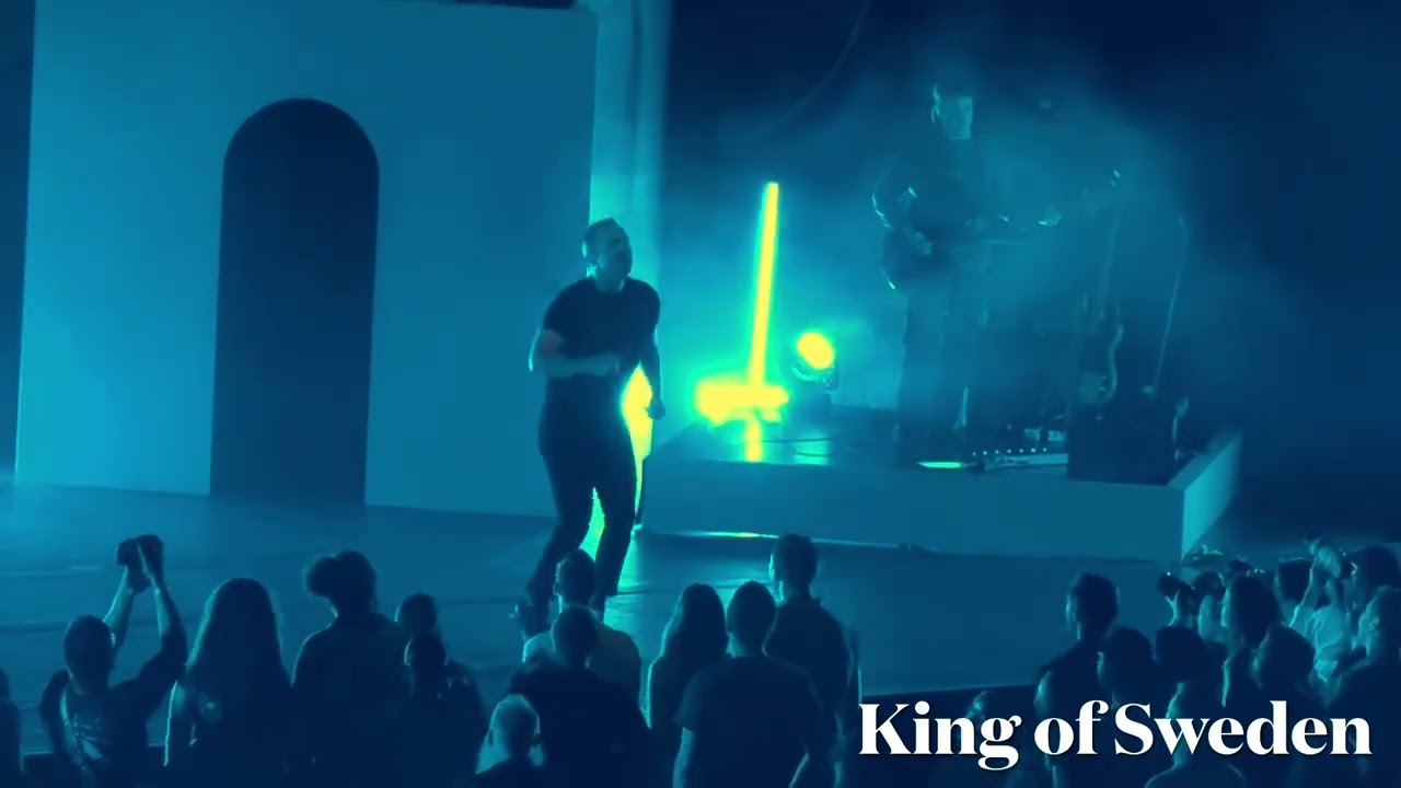 Future Islands “King of Sweden” Radio City Music Hall 6-20-24