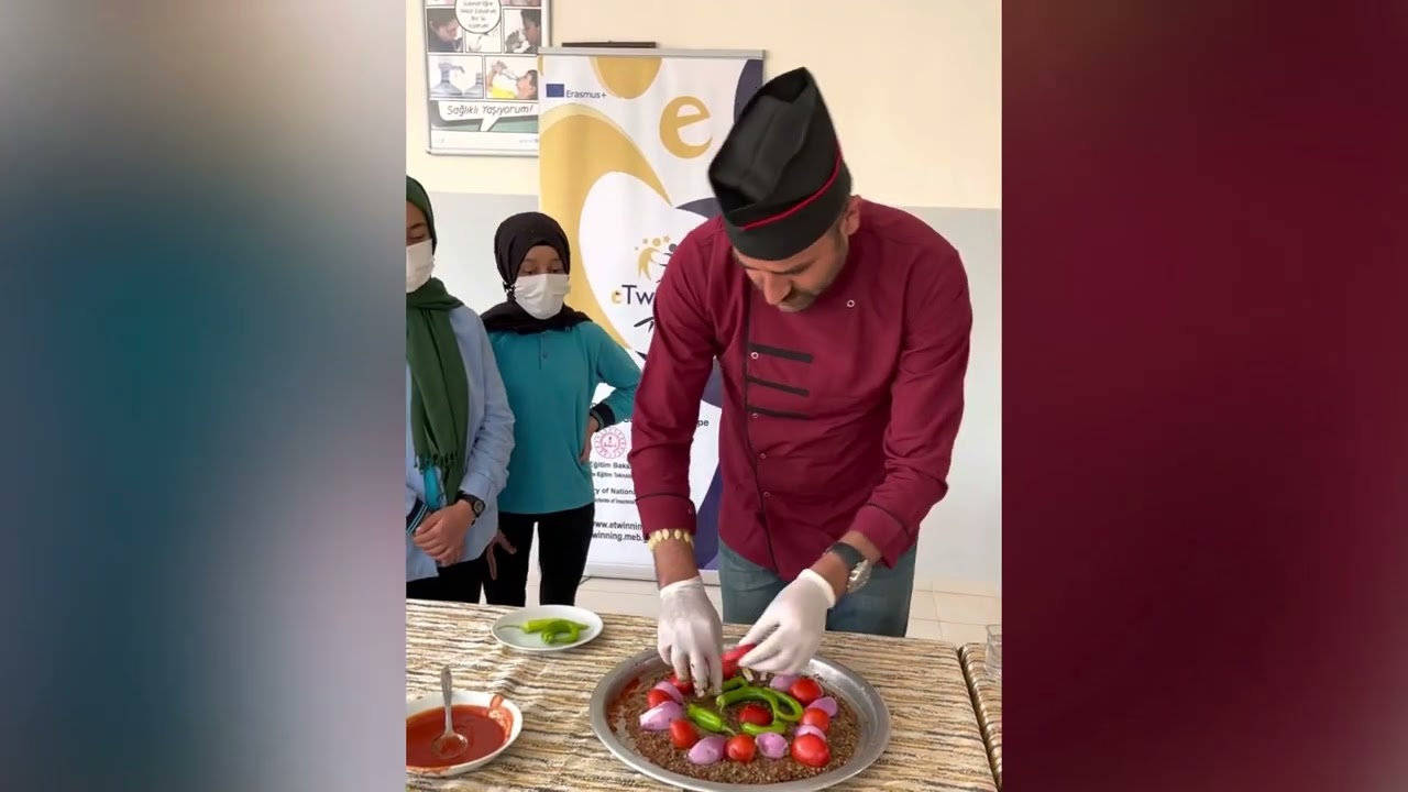Geleneksel Mutfağım etwinning projemiz kapsamında yöresel yemeğimiz TEPSİ ET pişirdik.