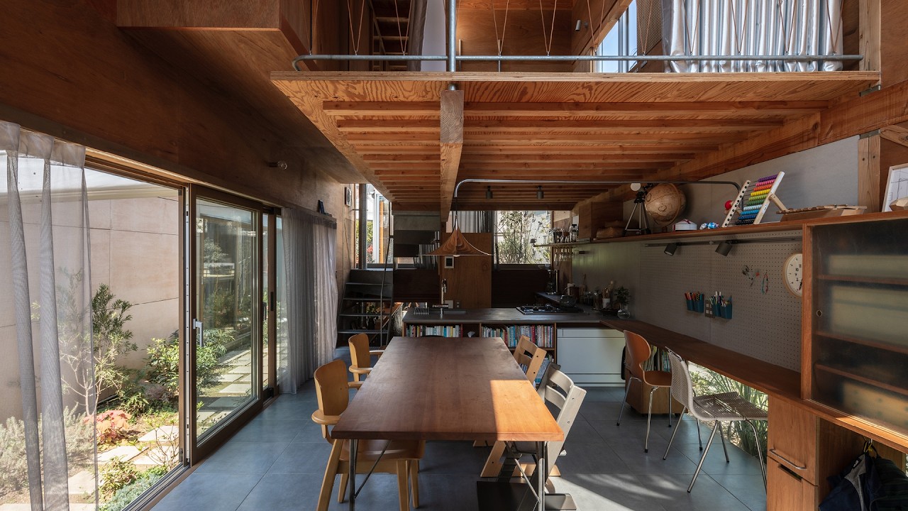 How These Two Japanese Homes Have Been Designed Around a Shared Garden