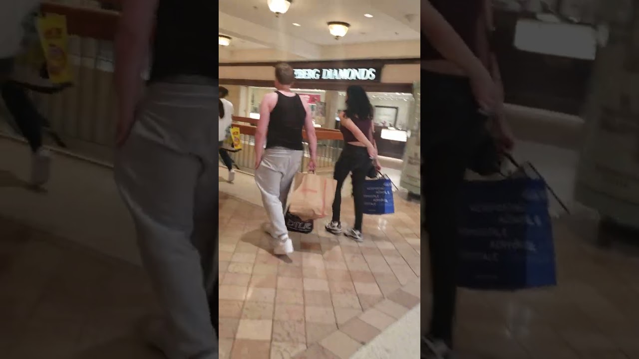 Tour of Woodbridge Center Mall in Woodbridge, NJ