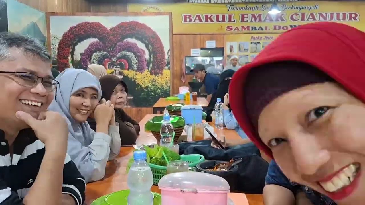IFTOR BERSAMA KELUARGA BESAR JATIWARINGIN , RAMADAN 1447 H , BAKUL EMAK CIANJUR 01 MARET 2026