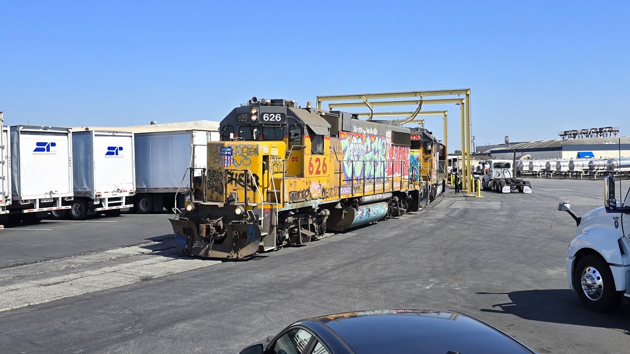 [HD] Union Pacific YJY68 J Yard Switcher on the Alameda Industrial Lead in Vernon, CA
