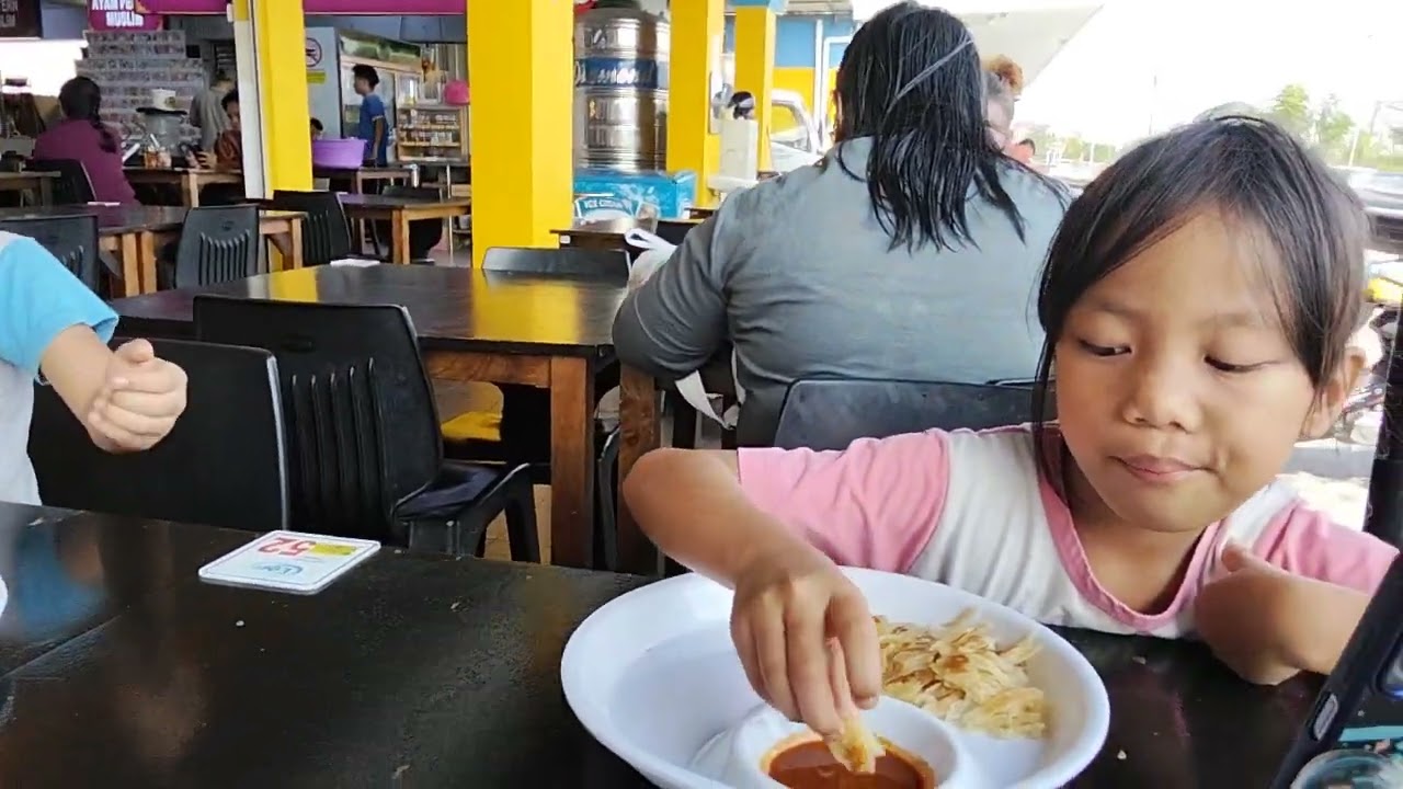 Bfast d Kim hock makan canai , laksa , kampua // baru beli lauk 