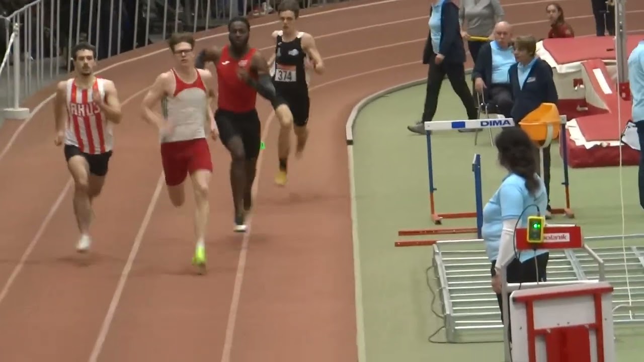 2026.02.15. Fedettpályás MASZ verseny, férfi 400m 11. futam