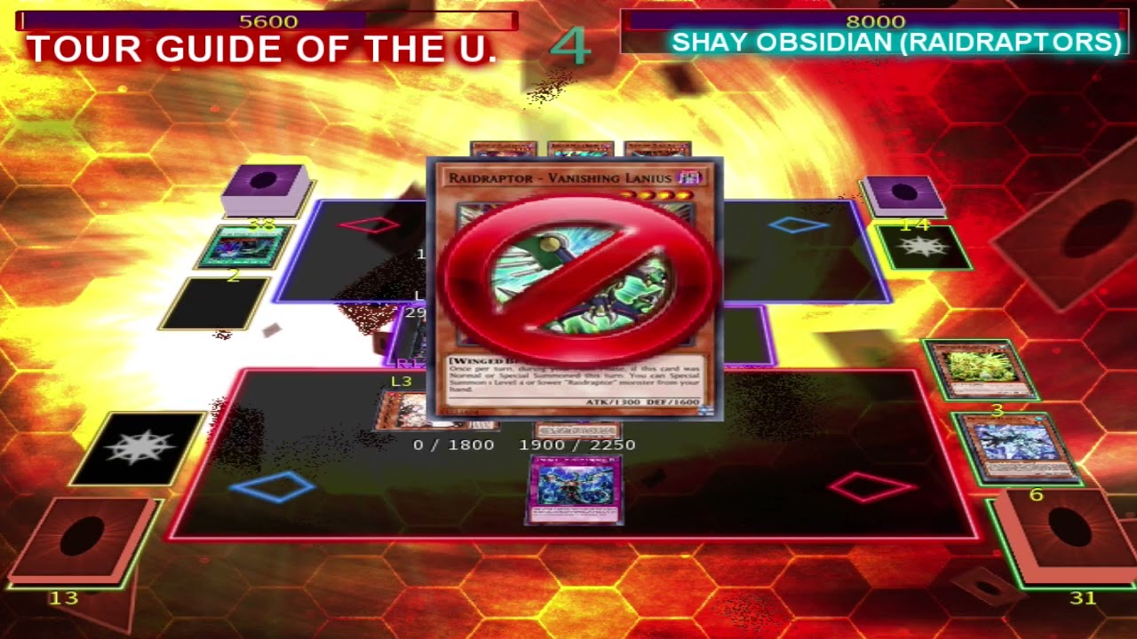 Tour Guide manejando el Deck Crystron