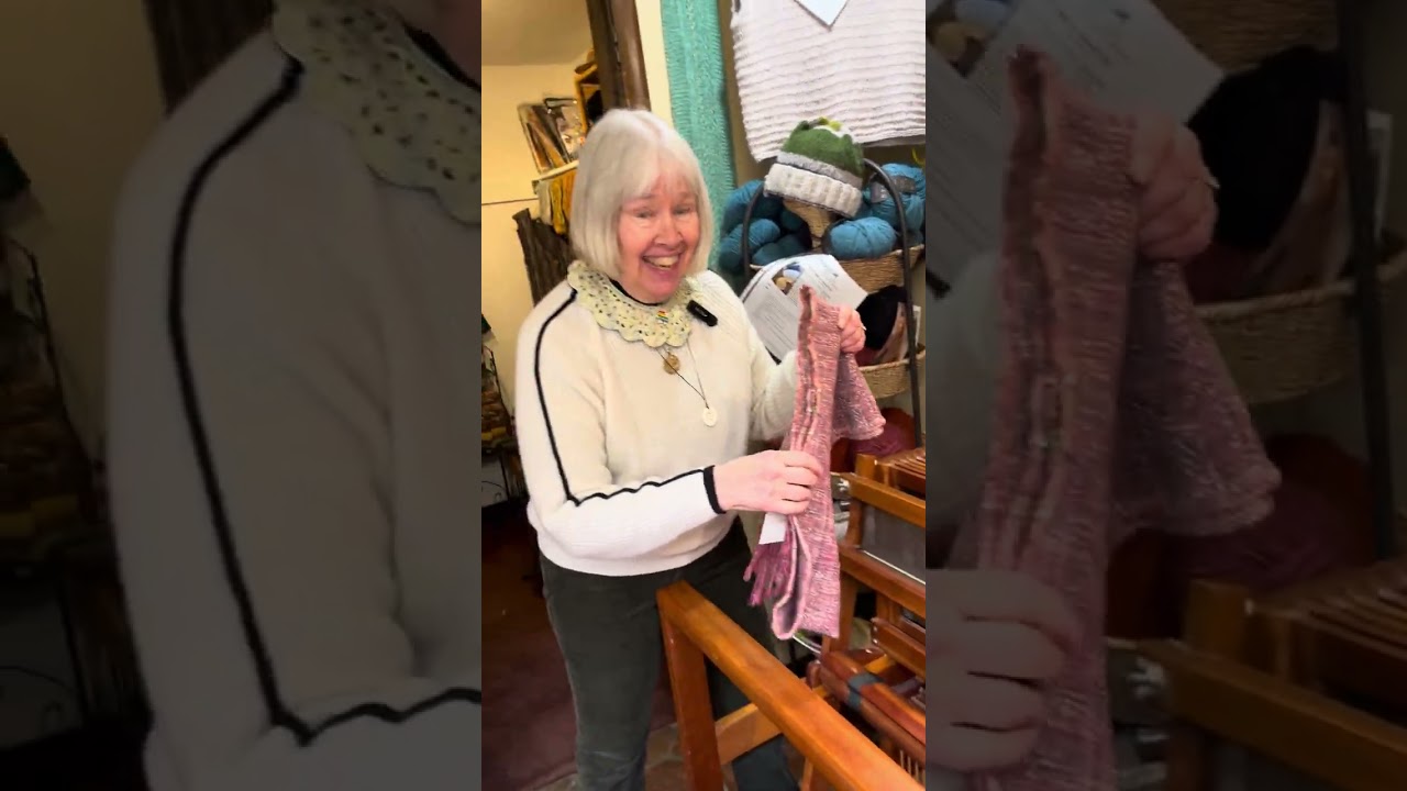 Lambspun uncut: horses, weaving and green! 