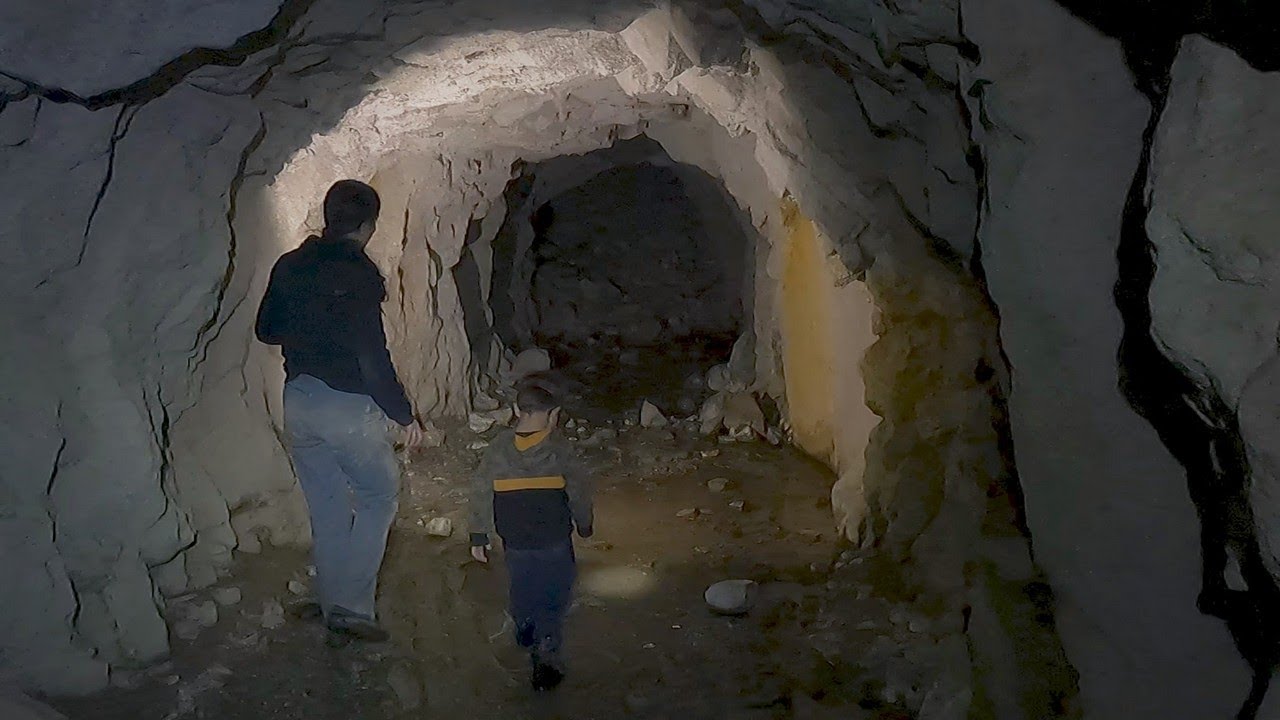 ** Sous terre dans une ancienne mine de fluorine ** - REPORTAGE🎥