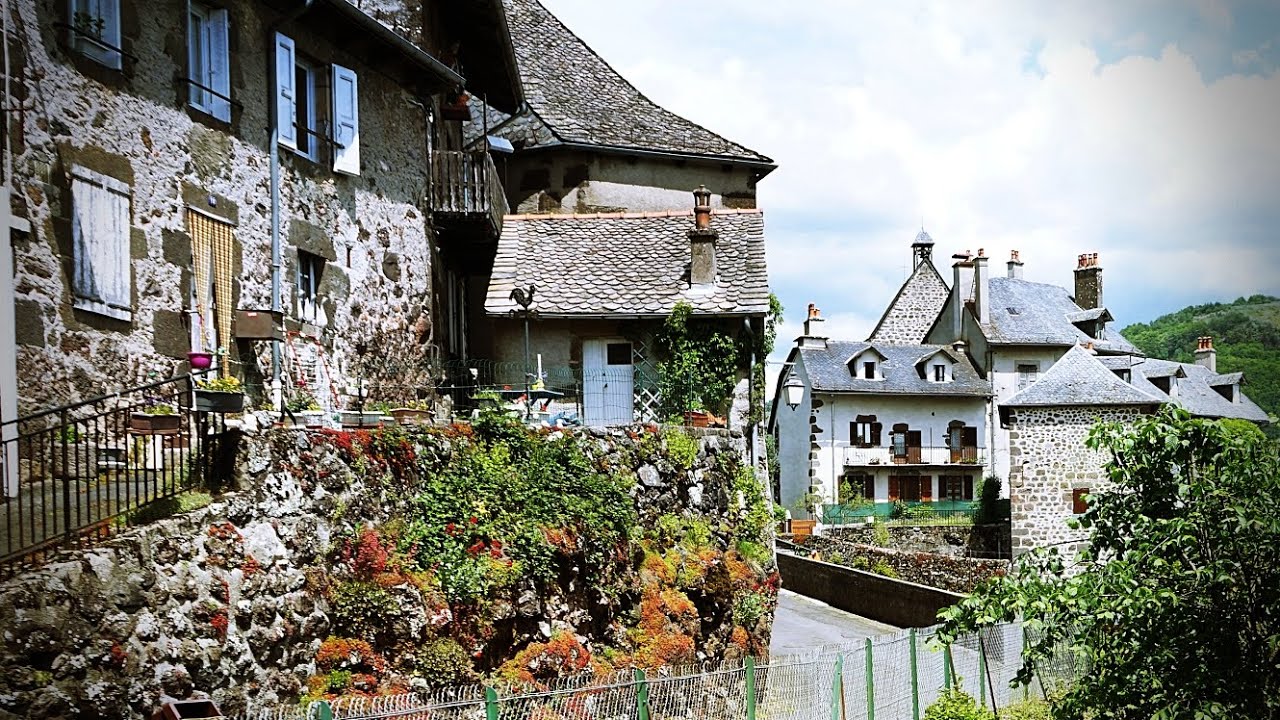 Auvergne : De Mandailles au Puy Griou puis à Vic sur Cère.