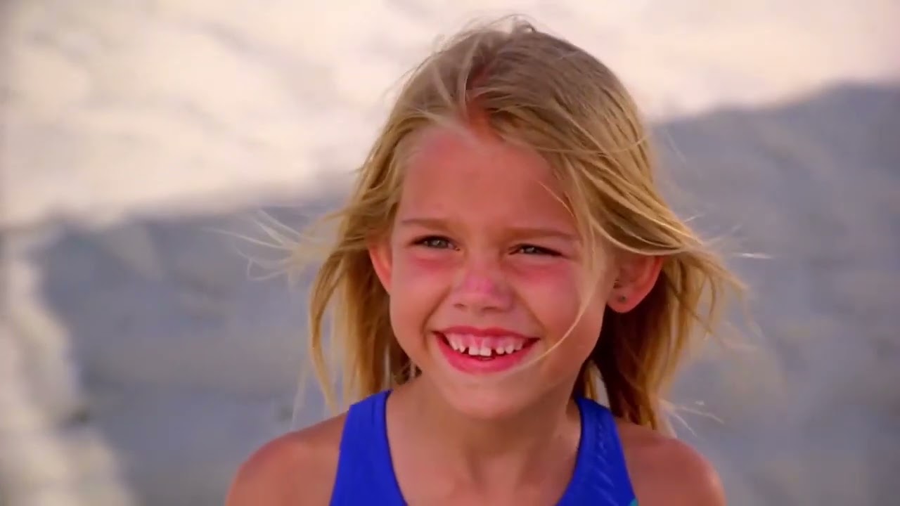 Little Surfer Girl - The Beach Boys - Baywatch: Neely meets a lifeguard