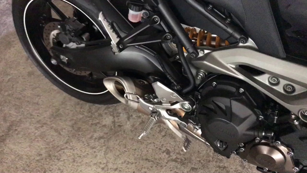 YAMAHA MT09 stock vs akrapovic