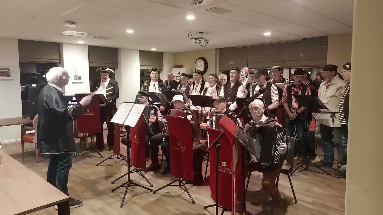 De oude man en de zee tijdens Optreden bij verzorgingshuis de klaarbeek in epe op 12-03-26