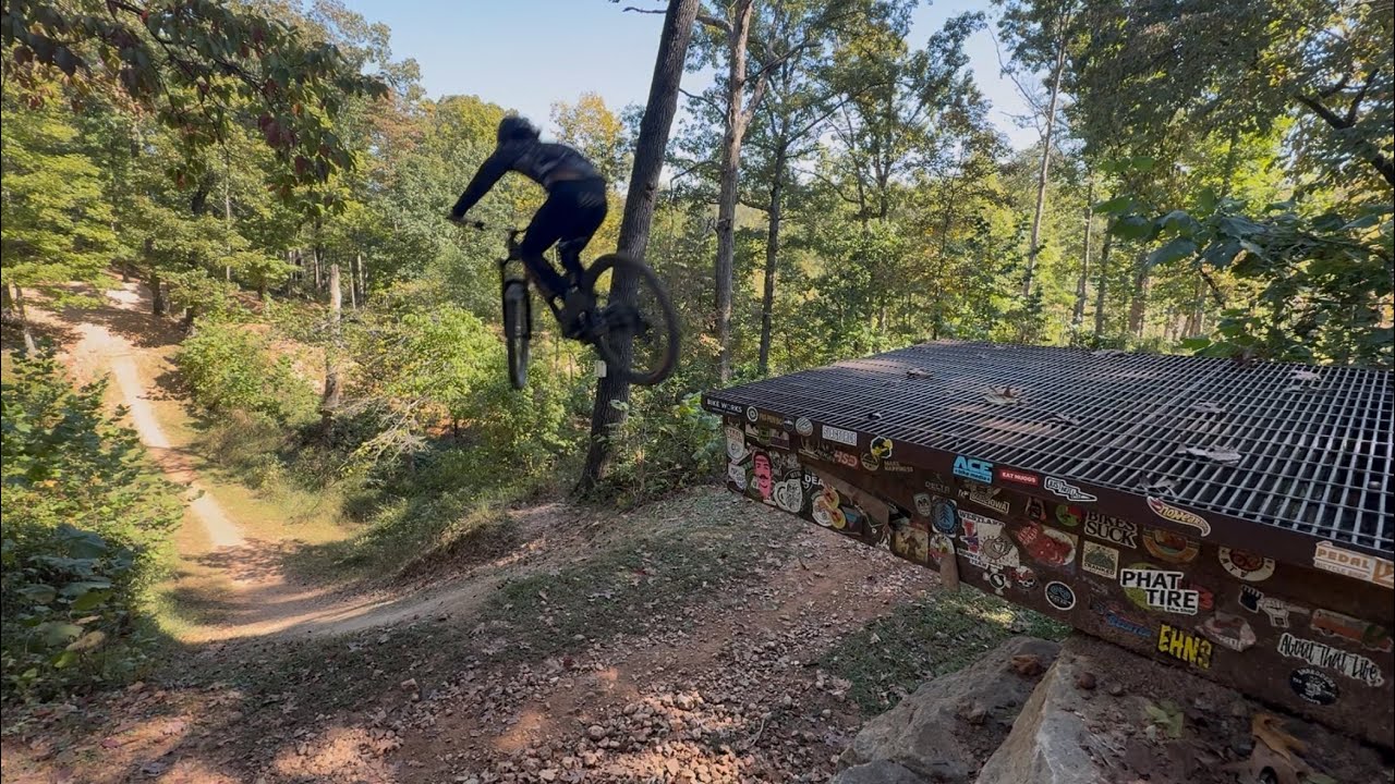 Вы уже побывали в Бентонвилле, штат Арканзас? Вам обязательно стоит туда съездить!