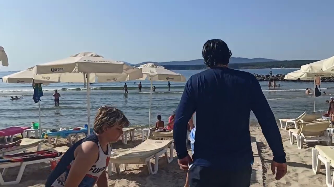 Kevi and Indi with Mommy and Daddy at the Sea20.07.25